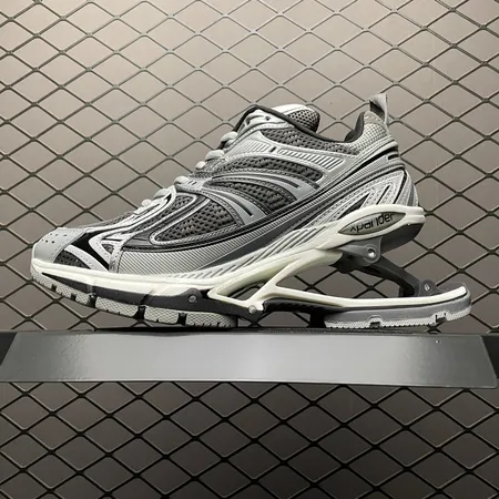 バレンシアガ スニーカー