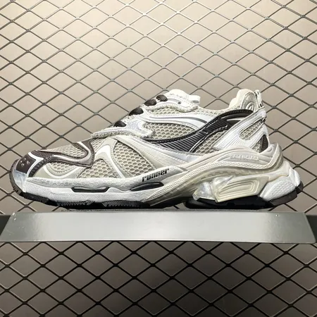 バレンシアガ スニーカー