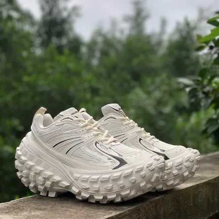 バレンシアガ スニーカー