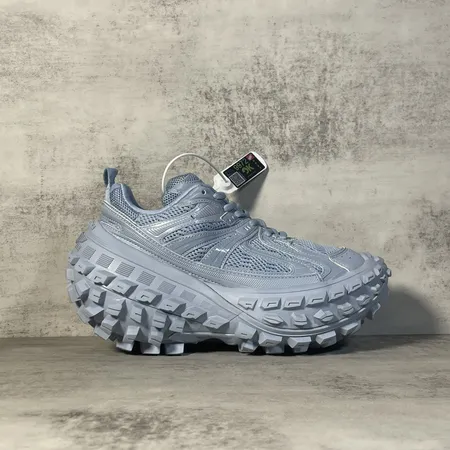 バレンシアガ スニーカー