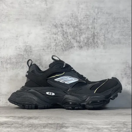 バレンシアガ スニーカー