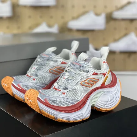 バレンシアガ スニーカー