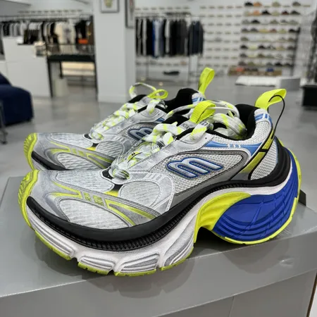 バレンシアガ スニーカー