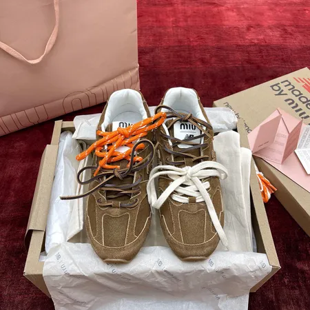 ミュウミュウ スニーカー