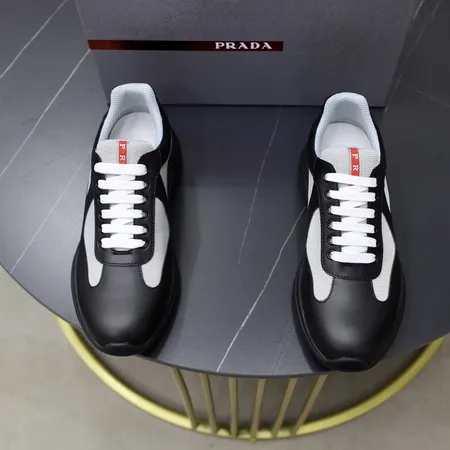 プラダ スニーカー