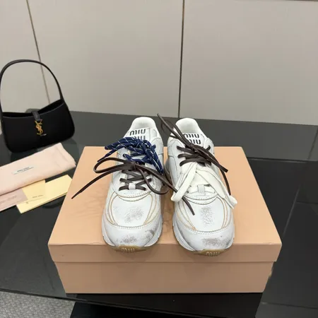 ミュウミュウ スニーカー