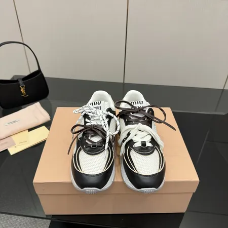 ミュウミュウ スニーカー