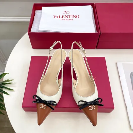 ヴァレンティノ サンダル