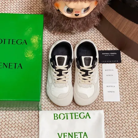 ボッテガ ヴェネタ カジュアルシューズ