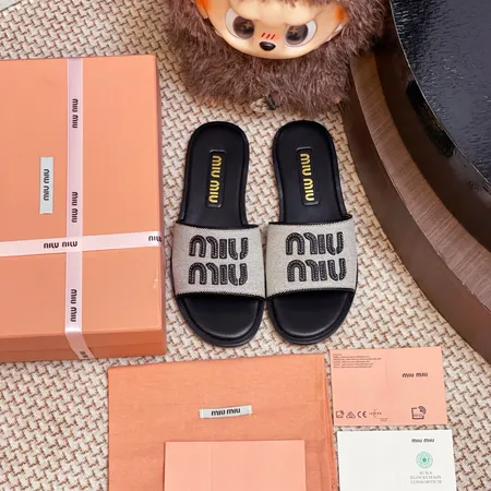 ミュウミュウ スリッパ