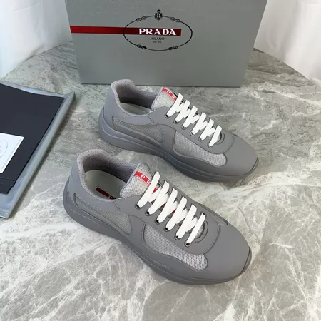 プラダ カジュアルシューズ
