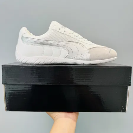 プーマ スニーカー