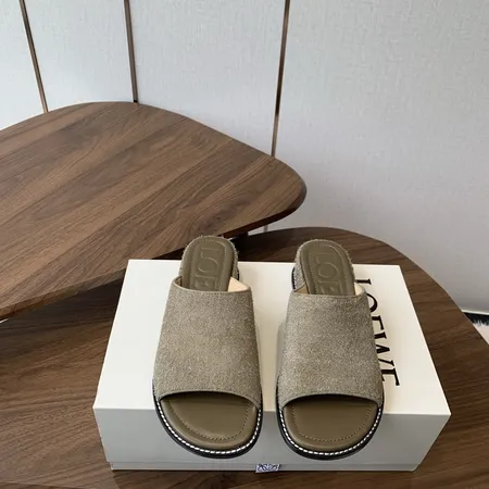 ロエベ スリッパ