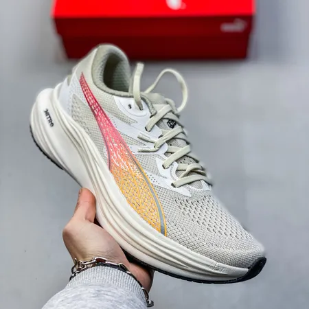 プーマ スニーカー