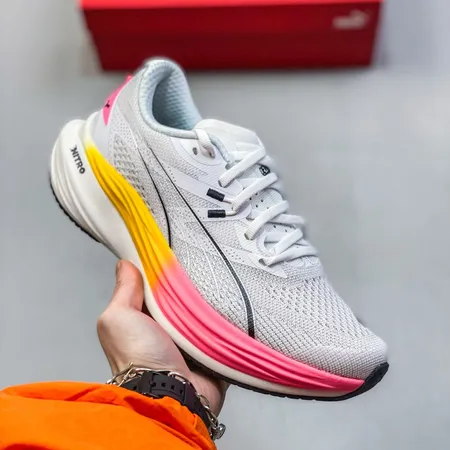 プーマ スニーカー