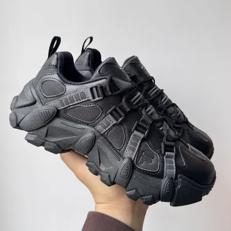 フィラ スニーカー