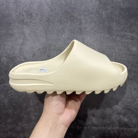 アディダス スリッパ