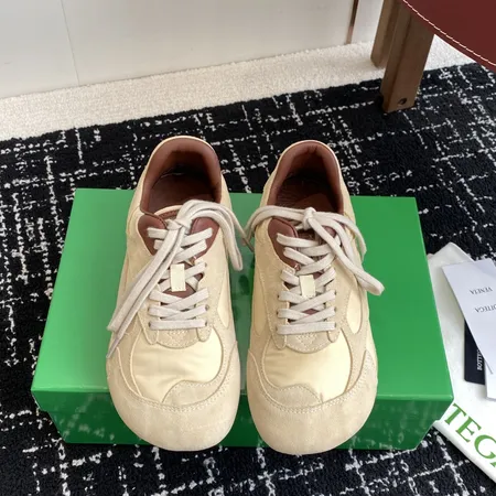 ボッテガ ヴェネタ カジュアルシューズ