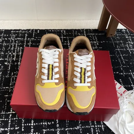 ヴァレンティノ スニーカー