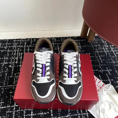ヴァレンティノ スニーカー