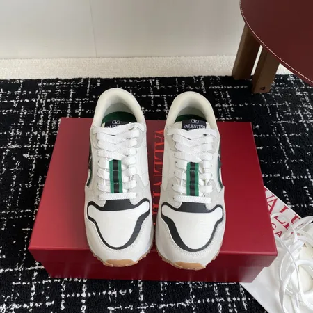 ヴァレンティノ スニーカー