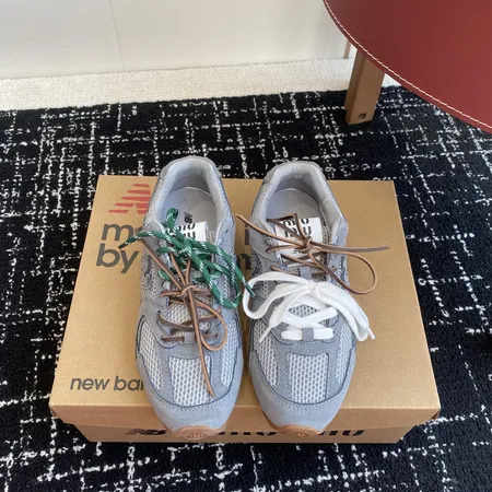 ミュウミュウ スニーカー