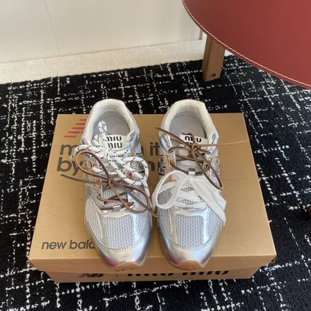 ミュウミュウ スニーカー