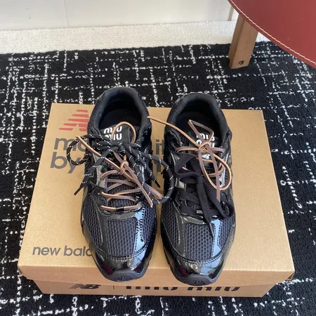 ミュウミュウ スニーカー