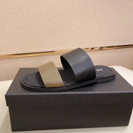 プラダ スリッパ