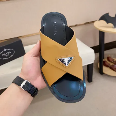 プラダ スリッパ