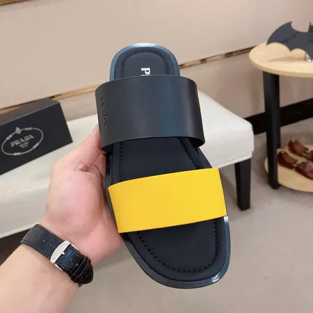 プラダ スリッパ