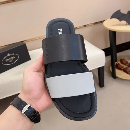 プラダ スリッパ