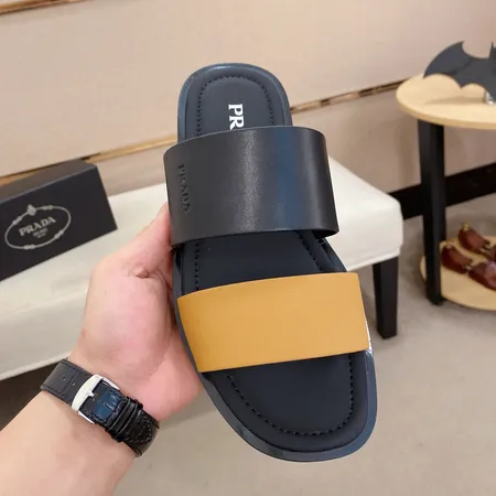 プラダ スリッパ