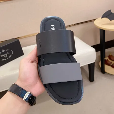 プラダ スリッパ