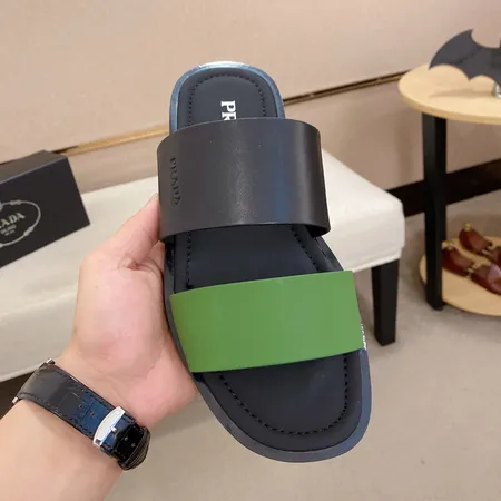 プラダ スリッパ