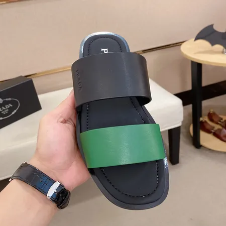 プラダ スリッパ