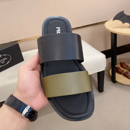 プラダ スリッパ