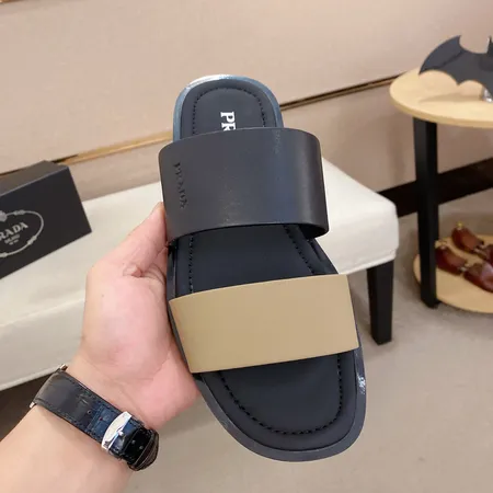 プラダ スリッパ