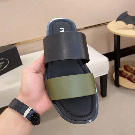 プラダ スリッパ