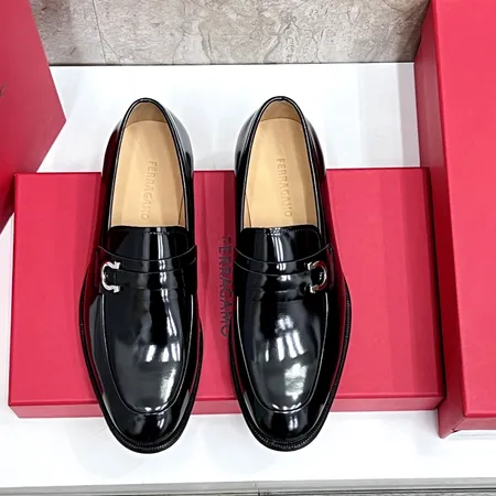 フェラガモ ビジネスシューズ