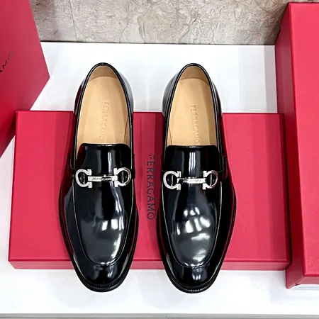 フェラガモ ビジネスシューズ