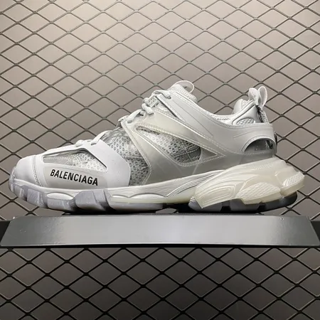 バレンシアガ スニーカー