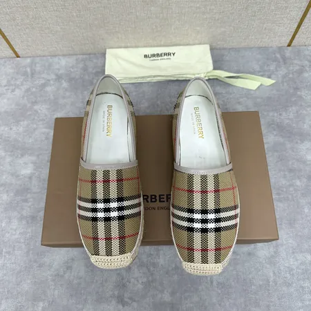 バーバリー ス カジュアルシューズ