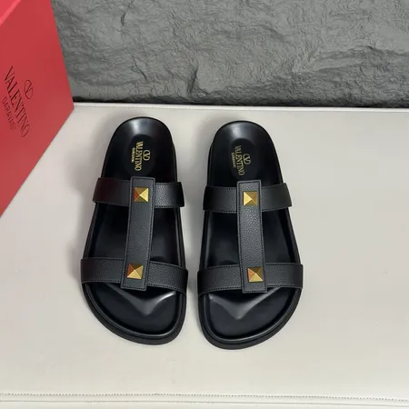 ヴァレンティノ スリッパ