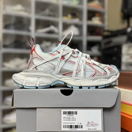 バレンシアガ スニーカー