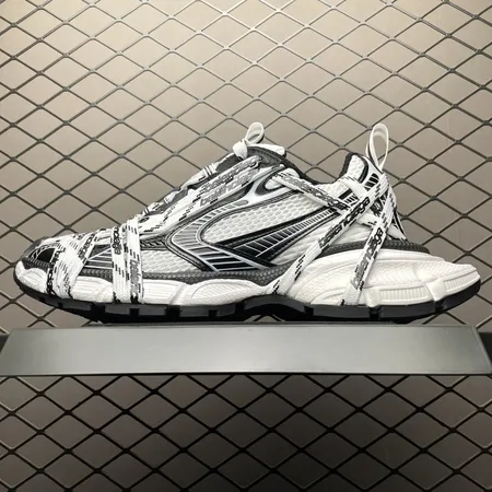 バレンシアガ スニーカー