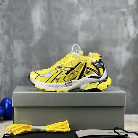 バレンシアガ スニーカー