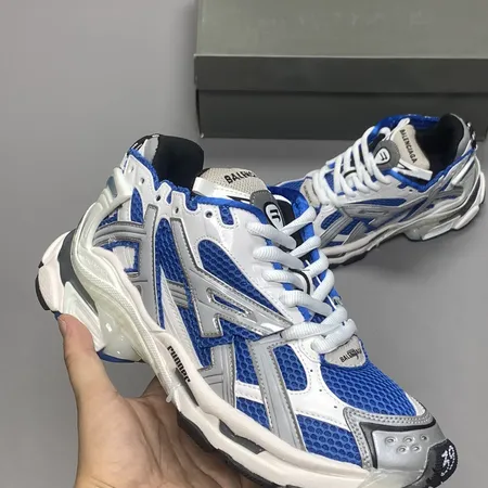 バレンシアガ スニーカー