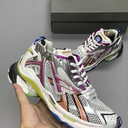 バレンシアガ スニーカー