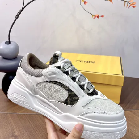 フェンディ カジュアルシューズ
